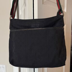 Gucci Black Crossbody Bag with Green-Red Web Strap
